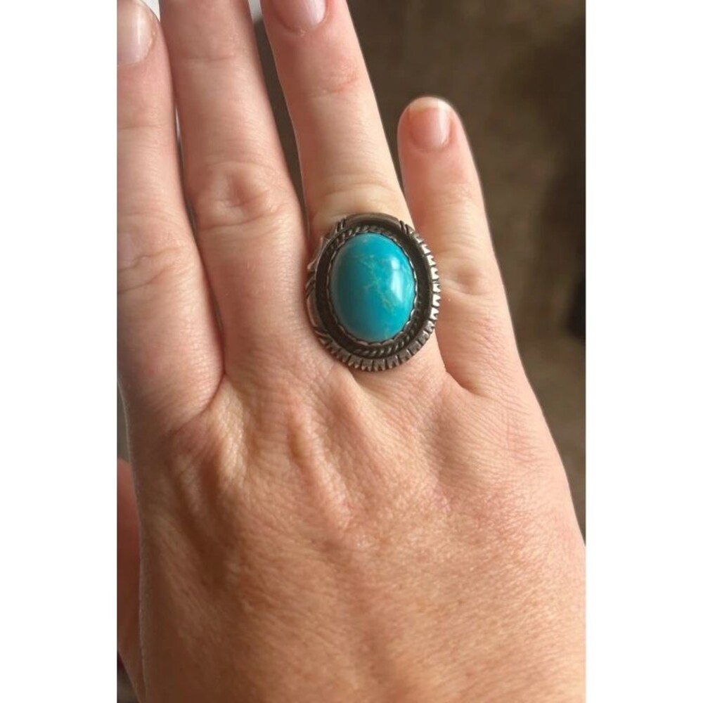 Vintage Southwestern Sterling Silver Oval Turquoise Statement Ring